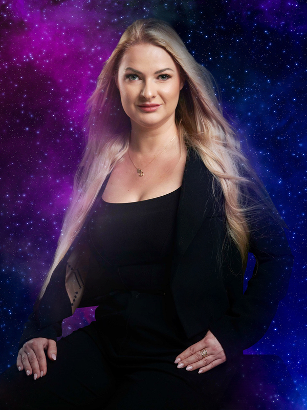 Joanna CEO | Marketing strategist | Project Manager